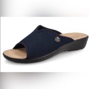 Fly Flot WOMAN'S CLOTH SLIPPER Blue-NWOT- 7.5